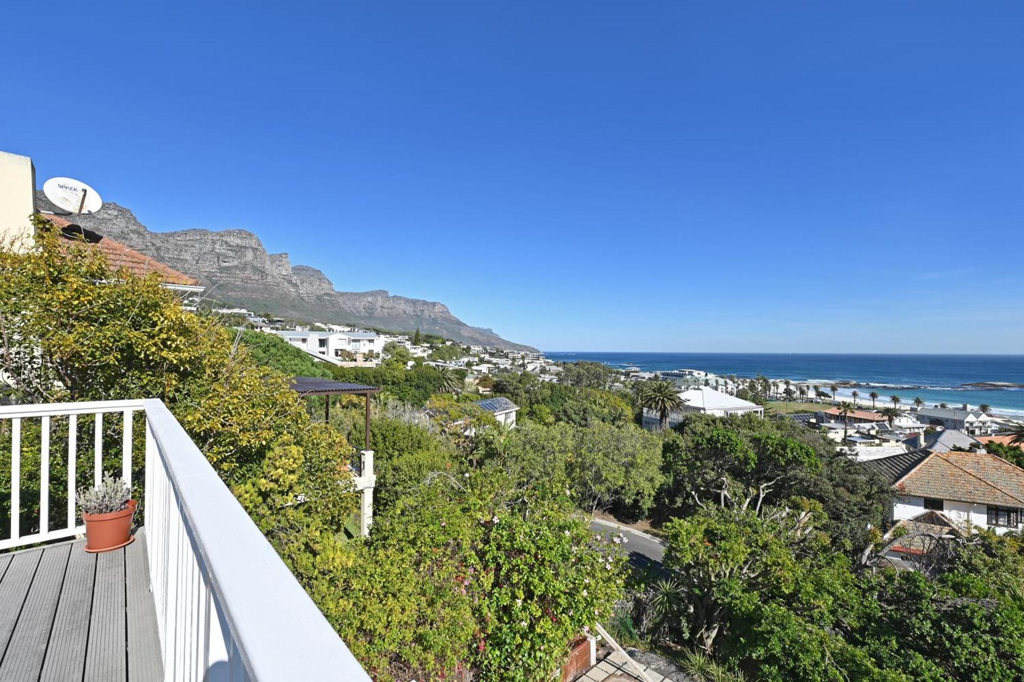 Holiday home Perfect Location Walk To And Sea Views *