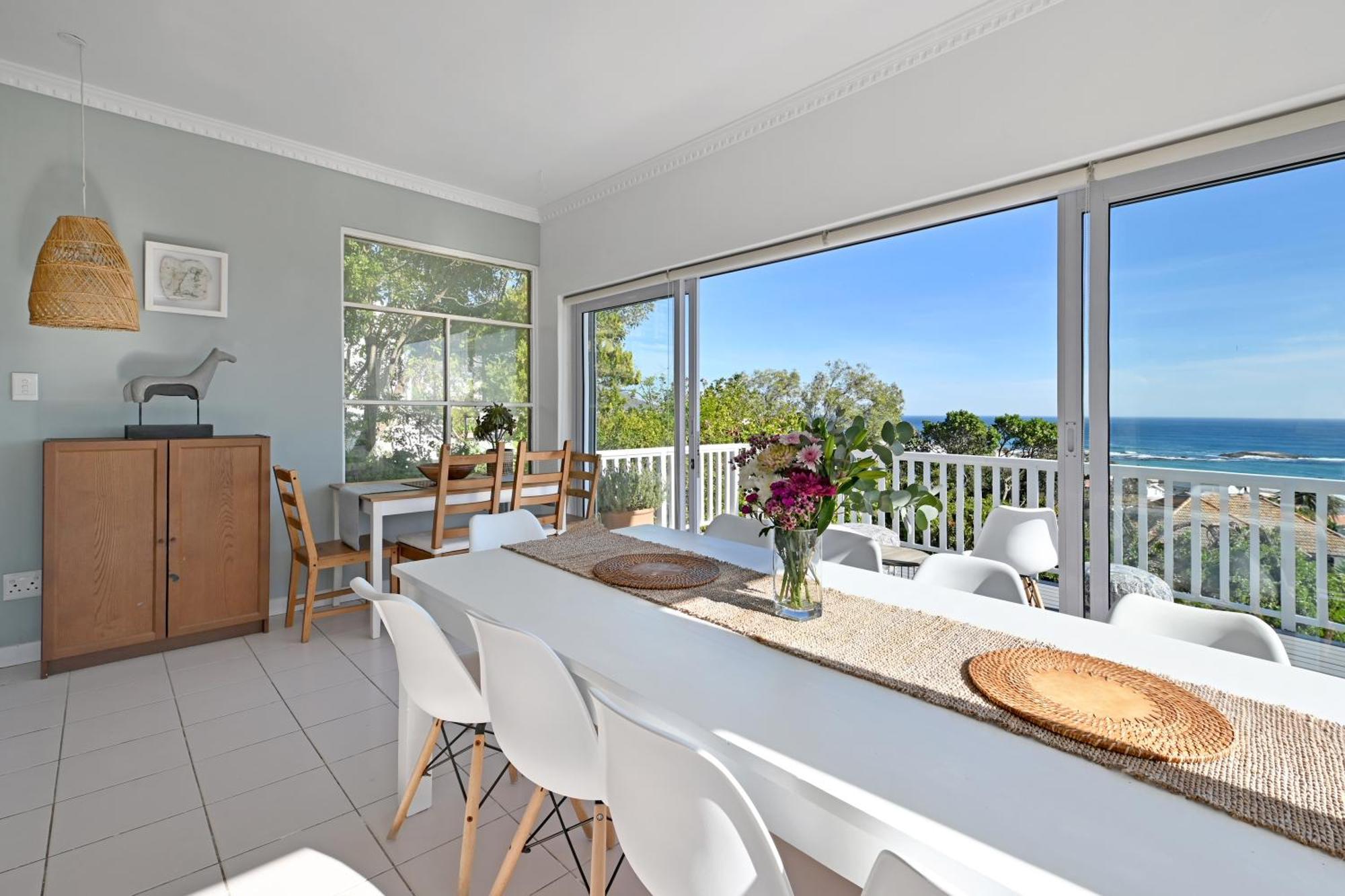 Perfect Location Walk To And Sea Views