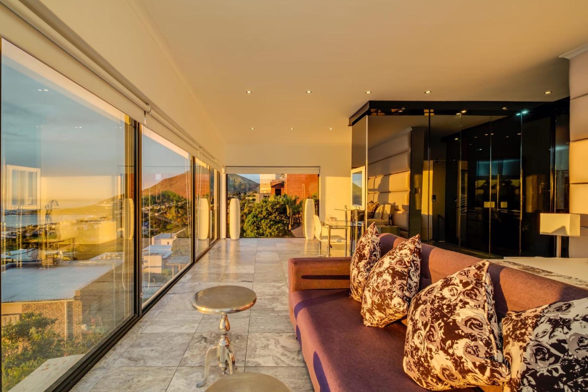 Sunset Views * Cape Town