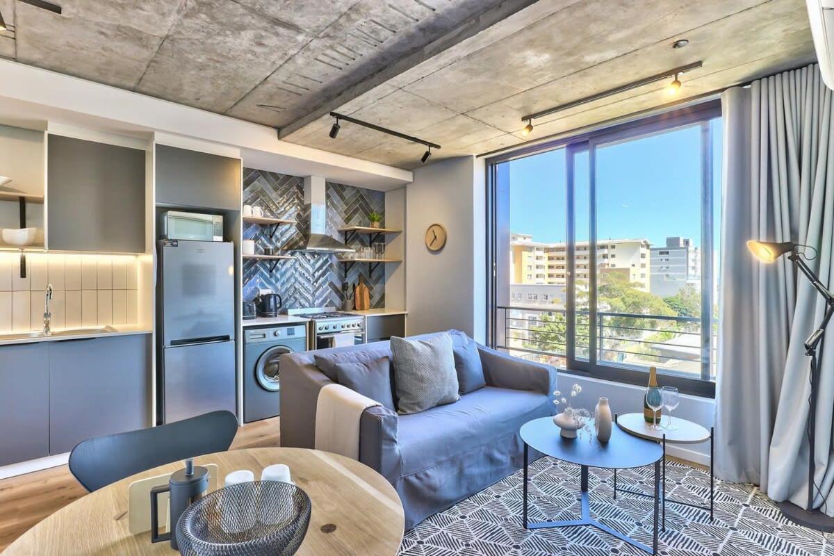 Secure, Fast Wifi, Communal Pool- Lone Ranger Lux! Cape Town