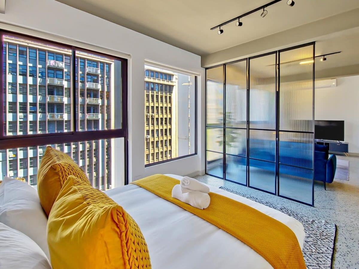 Luxurious Hotel-type Living Couples Retreat- Pool *
