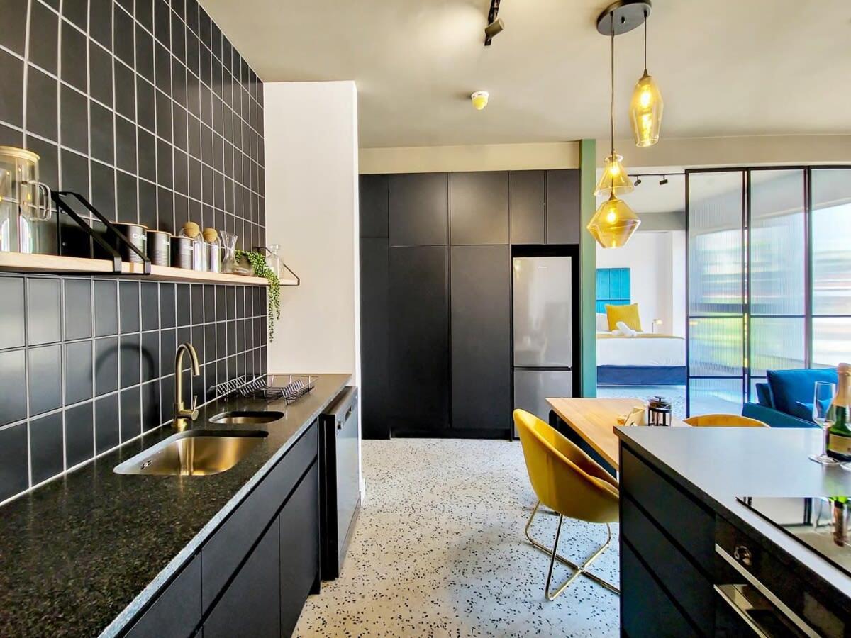 Luxurious Hotel-type Living Couples Retreat- Pool * Cape Town