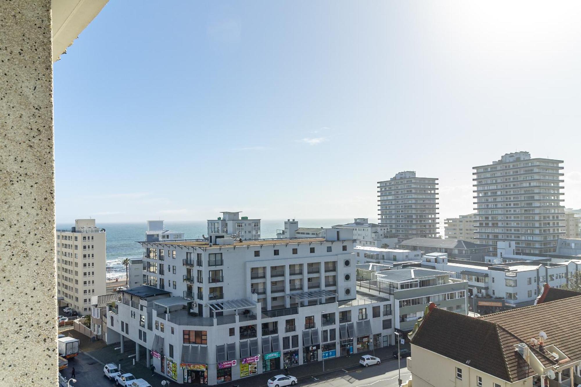 1 Bedroom Apartment, The Centurion, Seapoint, Cape Town, South Africa *