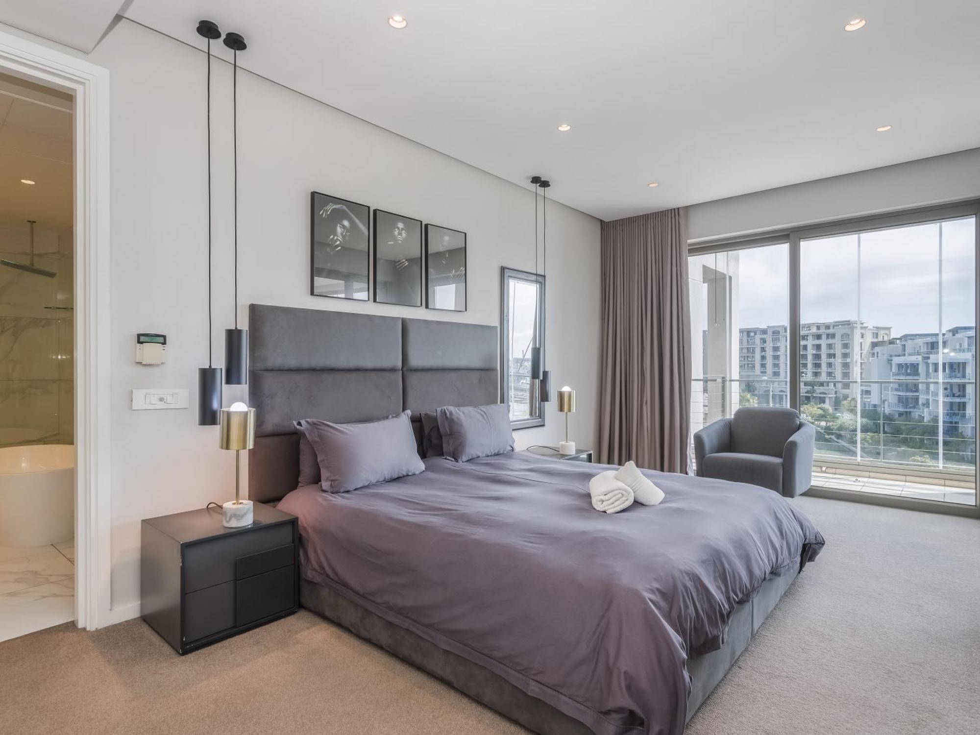 Mountain Marina Luxury Apartment