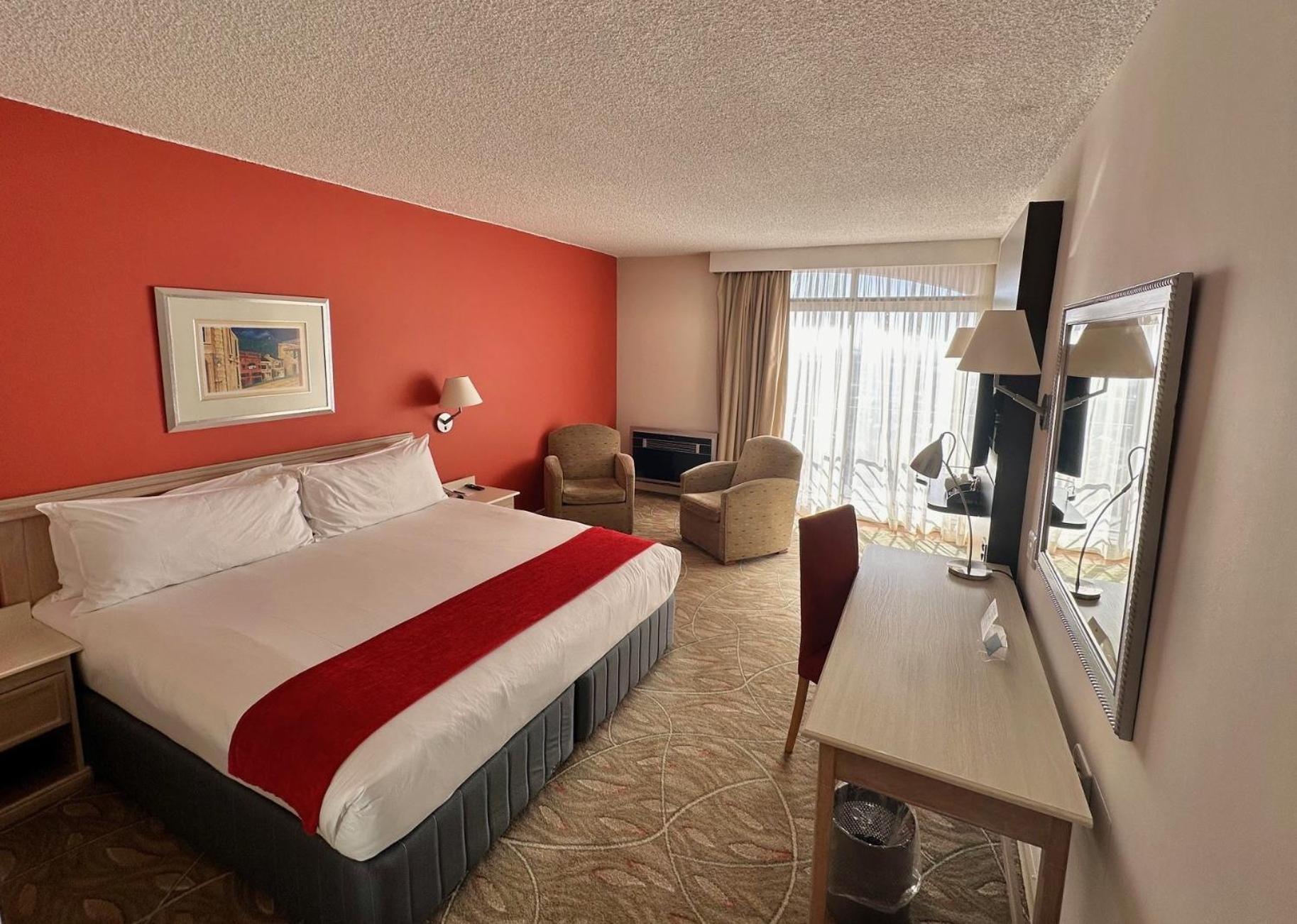 Hotel Garden Court Nelson Mandela Boulevard 3*