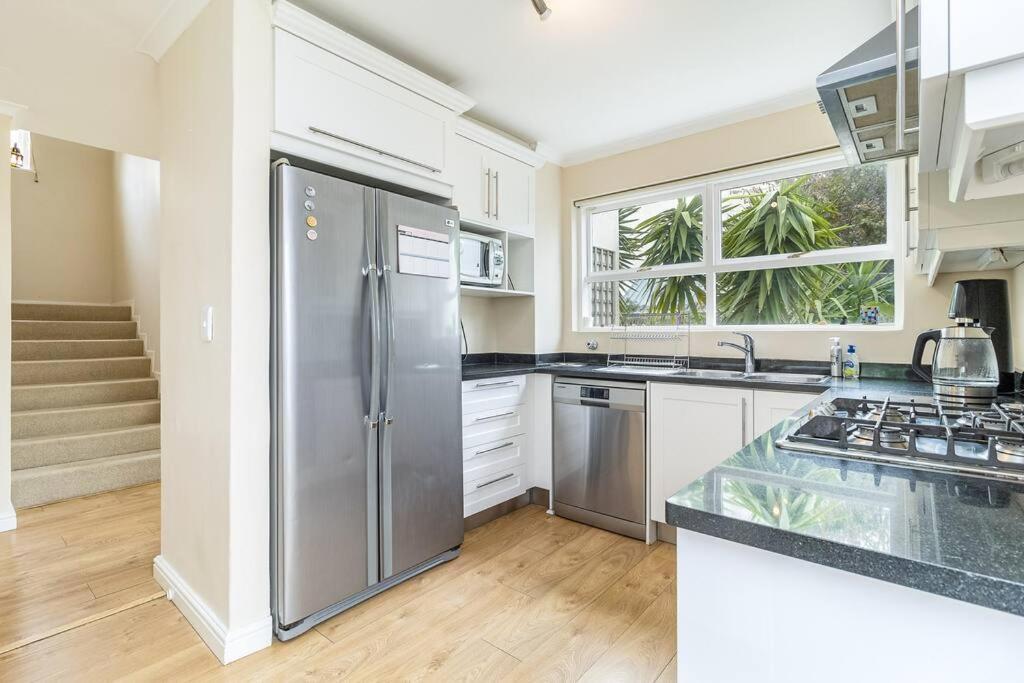 3 Bedroom Family Home, Houtbay, Cape Town, South Africa Holiday home Cape Town