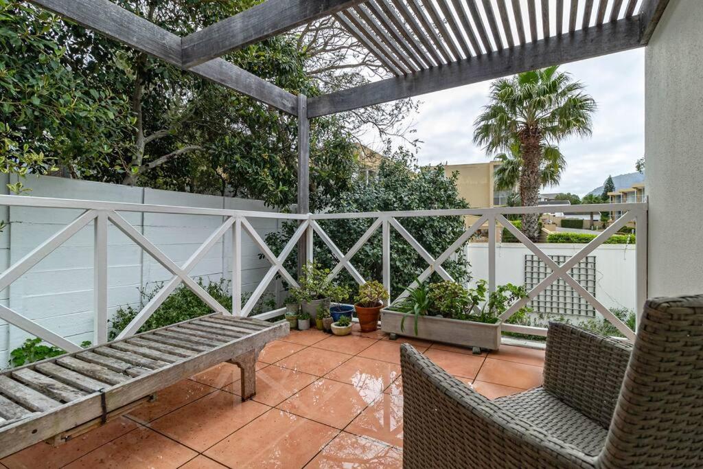 3 Bedroom Family Home, Houtbay, Cape Town, South Africa * Cape Town
