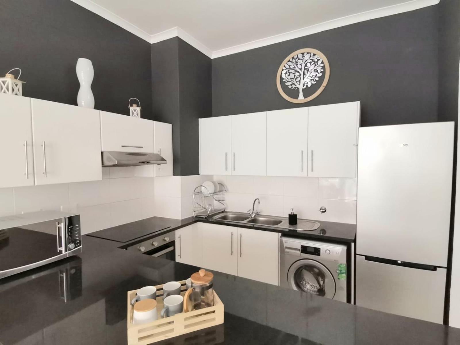 Apartment Surfers Corner With Secure Parking Cape Town