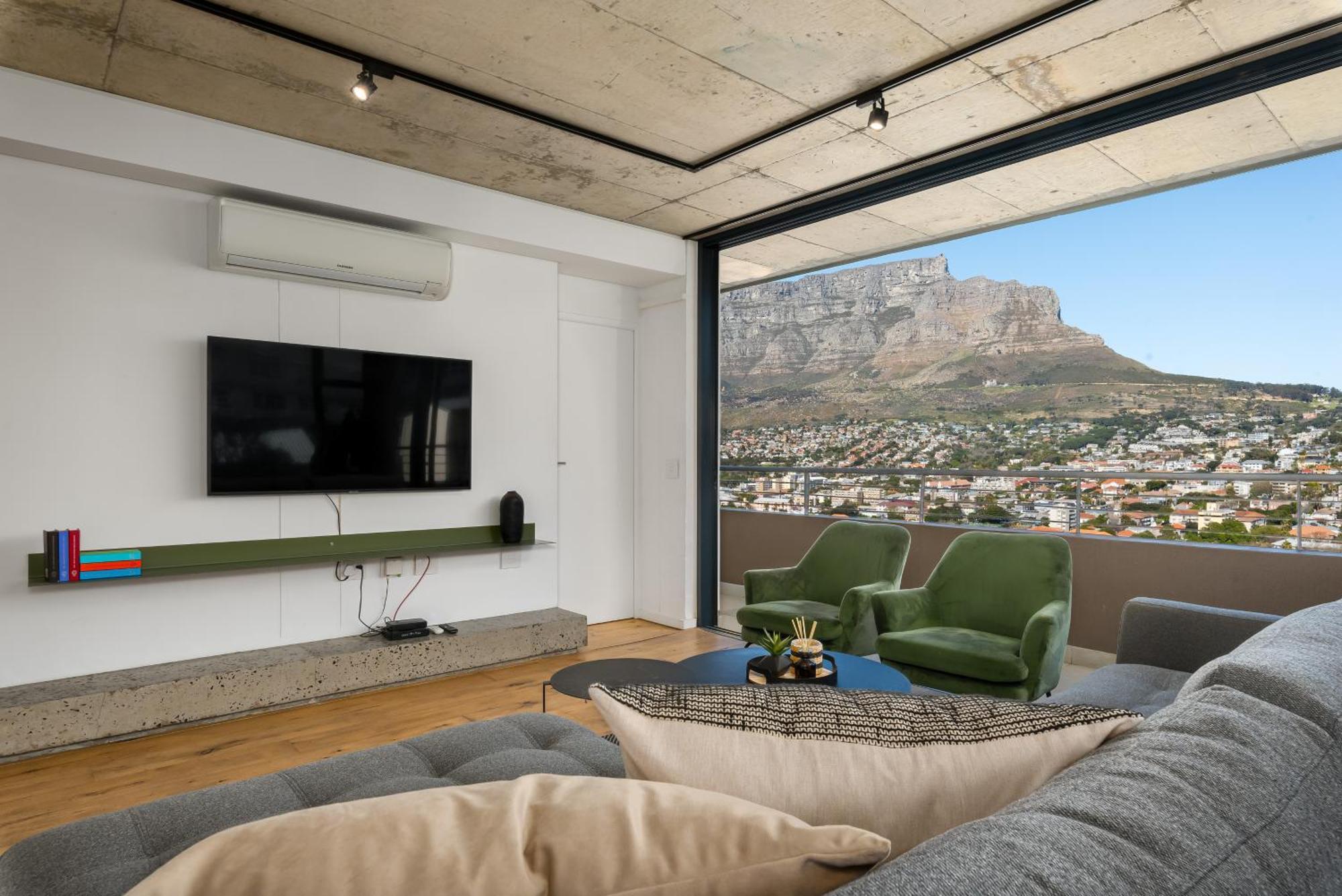 Luxe Penthouse L Private Pool L Mountain Views Cape Town