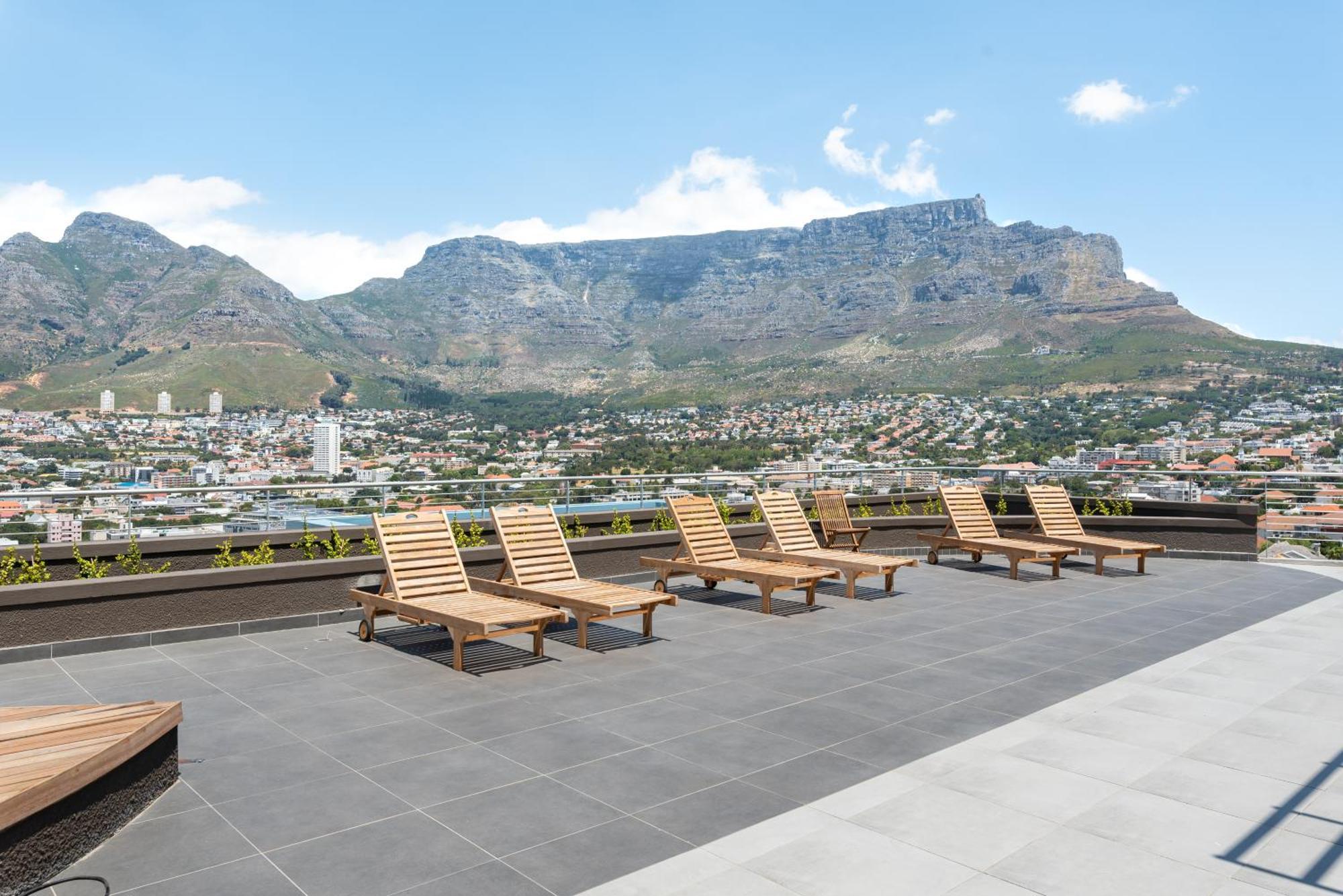 Luxe Penthouse L Private Pool L Mountain Views Cape Town