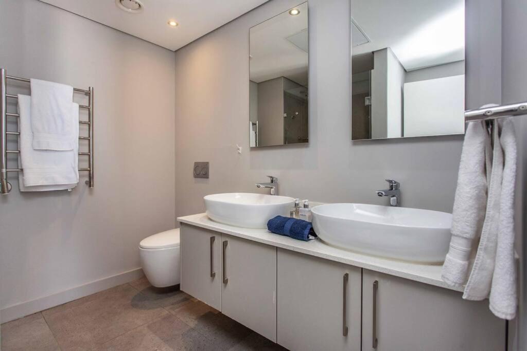 Sea Views 3 Bed - The Fairmont - Sea Point Bantrybay Cidade Do Cabo