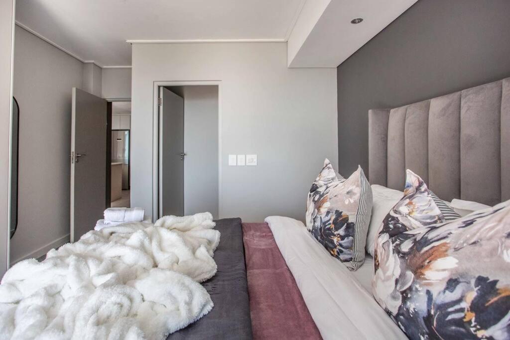 Sea Views 3 Bed - The Fairmont - Sea Point Bantrybay Cidade Do Cabo