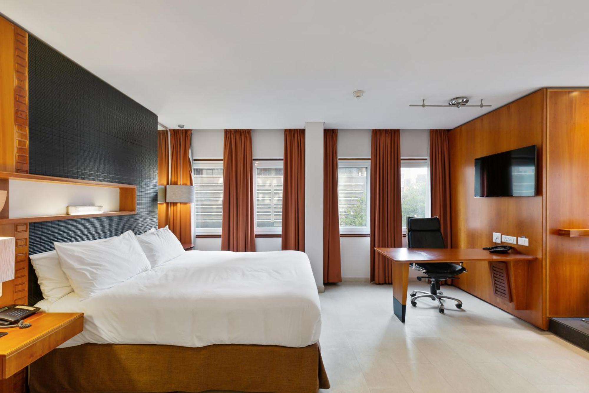 Neighbourgood East 3*