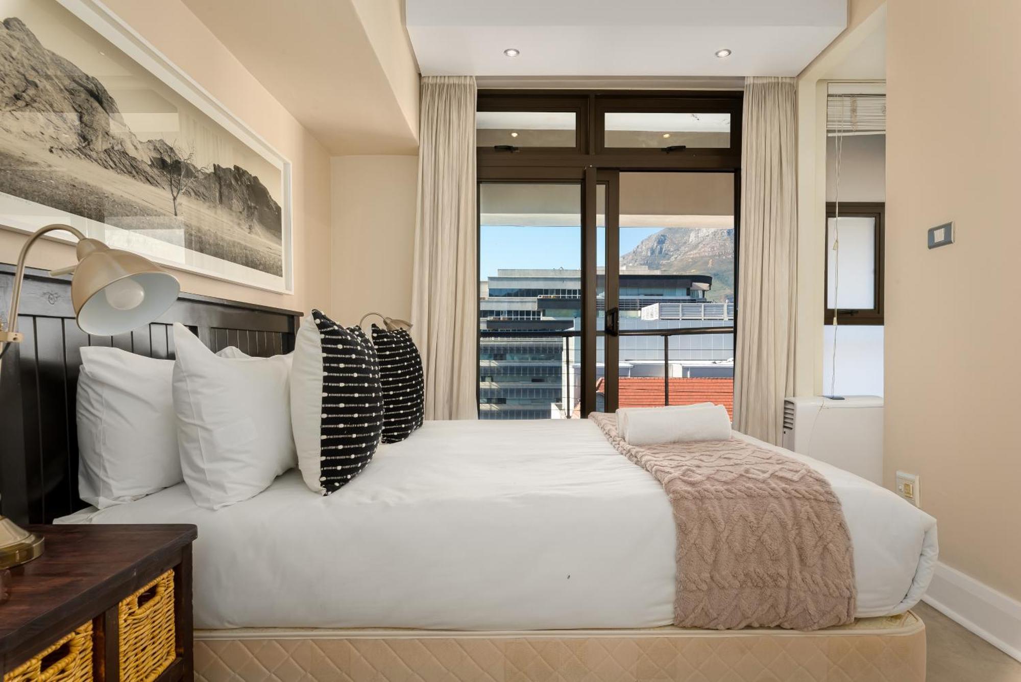 Apartment The Piazza 1105 Cape Town