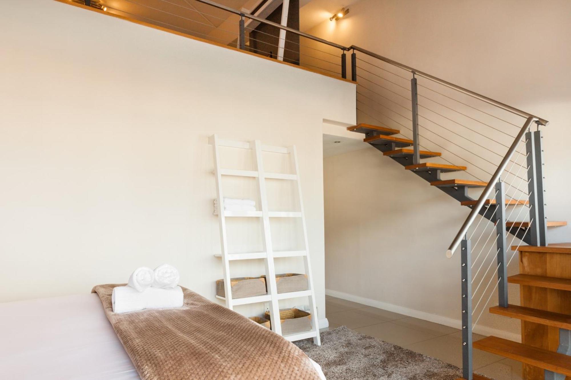 Luxe Penthouse With Private Rooftop Pool, Deck & Panoramic Views Apartment *