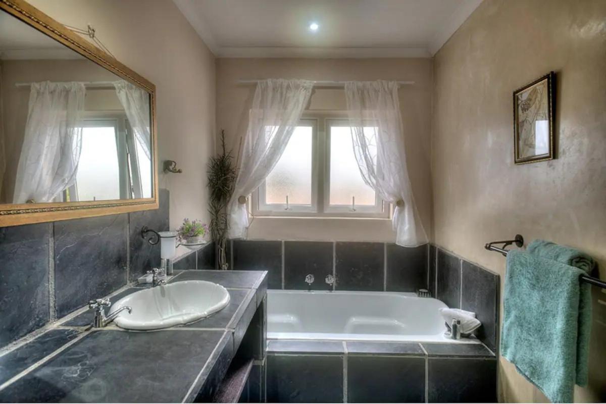 Tuscan Felice Near West Coast Villa *