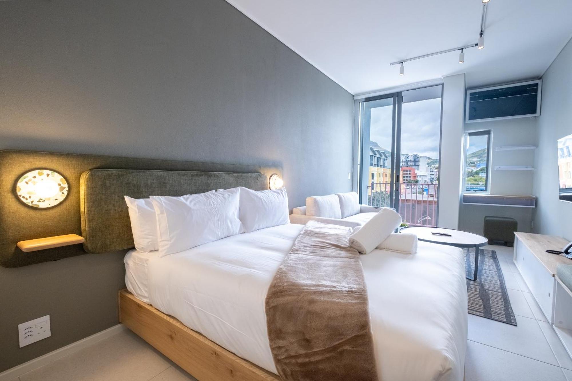 Apartment The Rose 405: Modern Aprt With Rooftop Pool Cape Town
