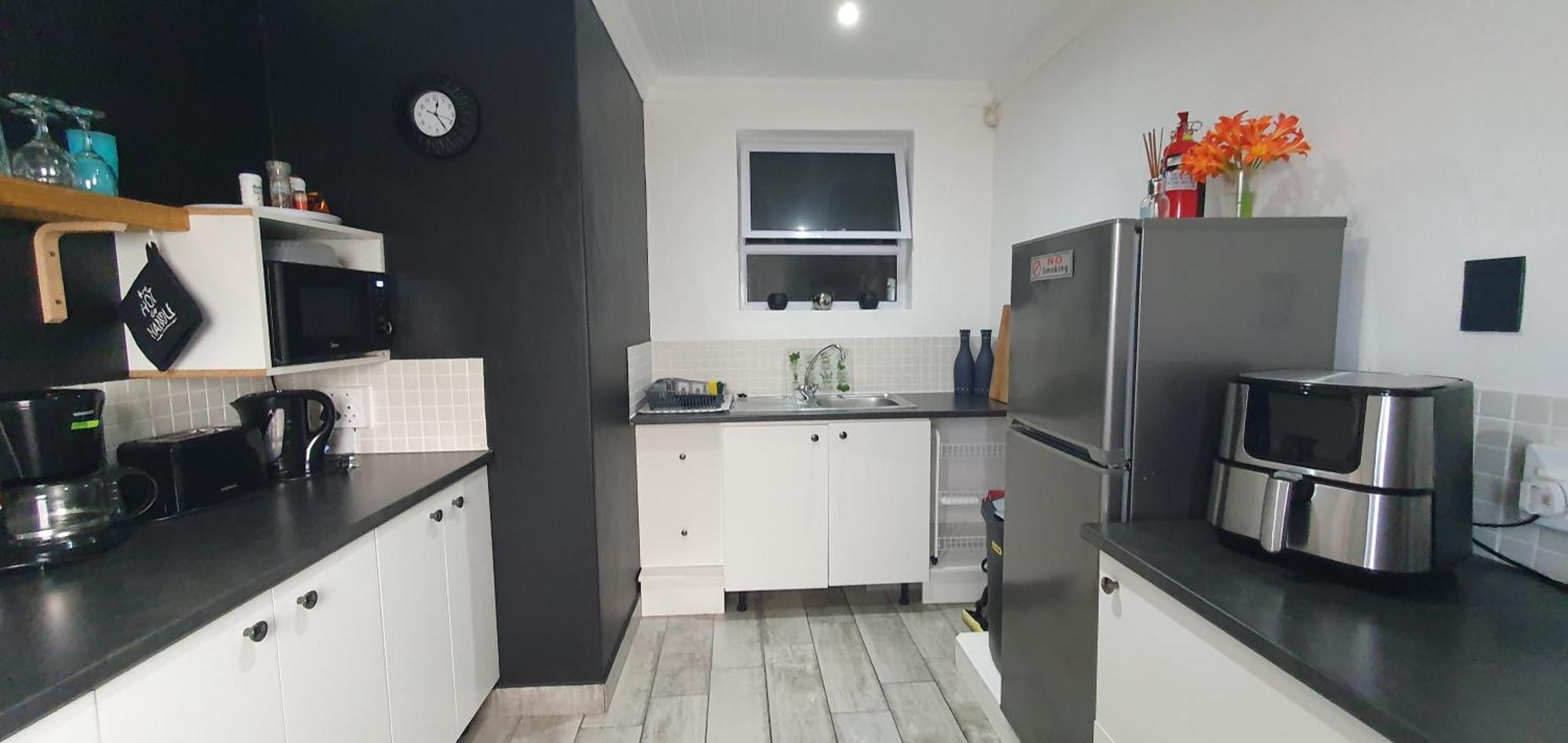 Apartment 1 On Sonnet Unit Mia