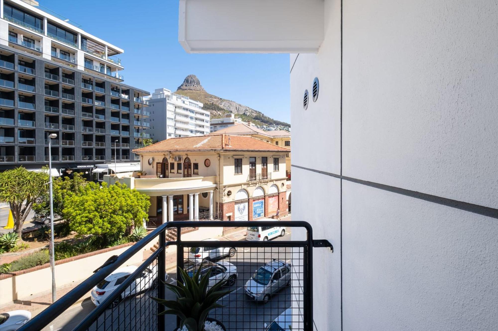Apartment Flamingo 203: Sea Point Aprt With Mountain Views