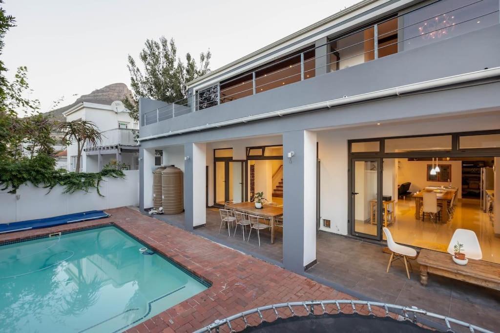 Victorian Premier 3br