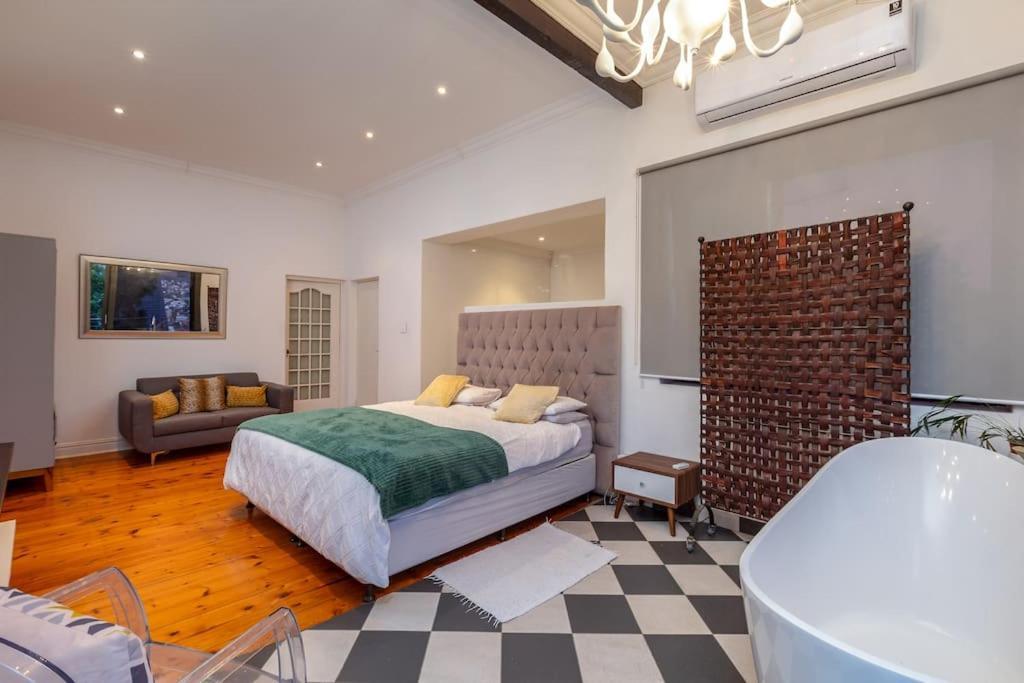 Victorian Premier 3br *