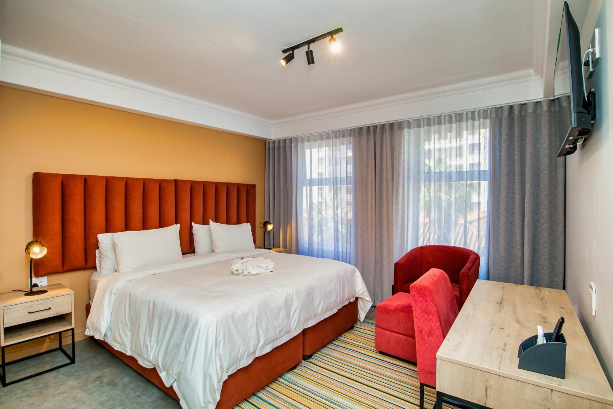 9 On Barrack Hotel 3*