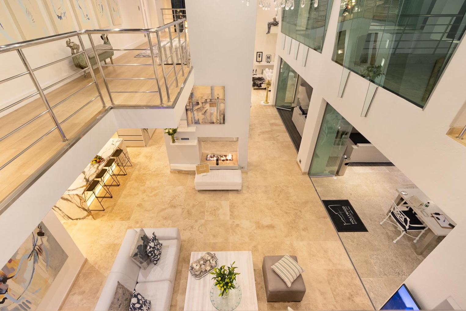 Hollywood Mansion & Camps Bay Cape Town