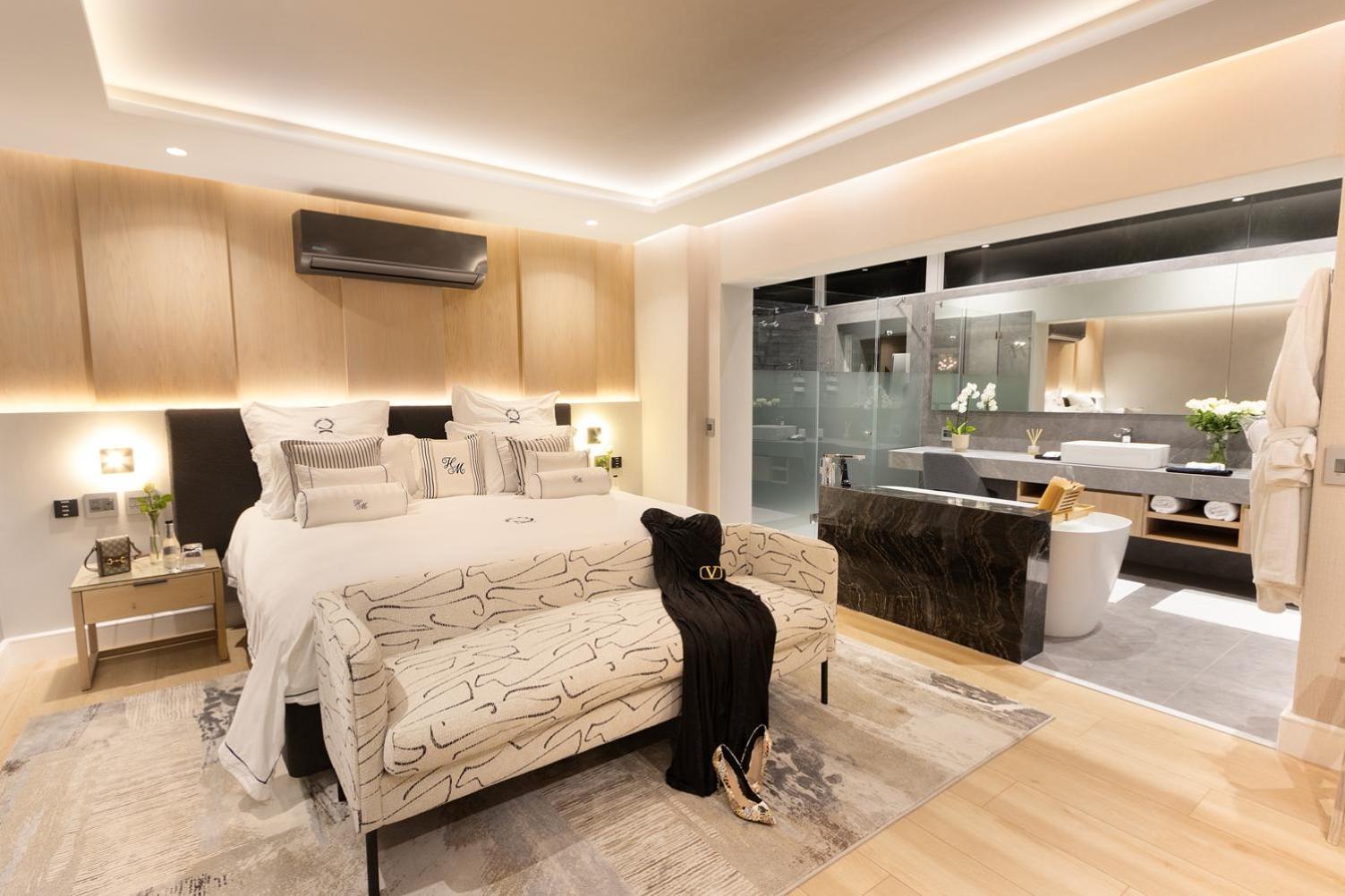 Hollywood Mansion & Camps Bay *