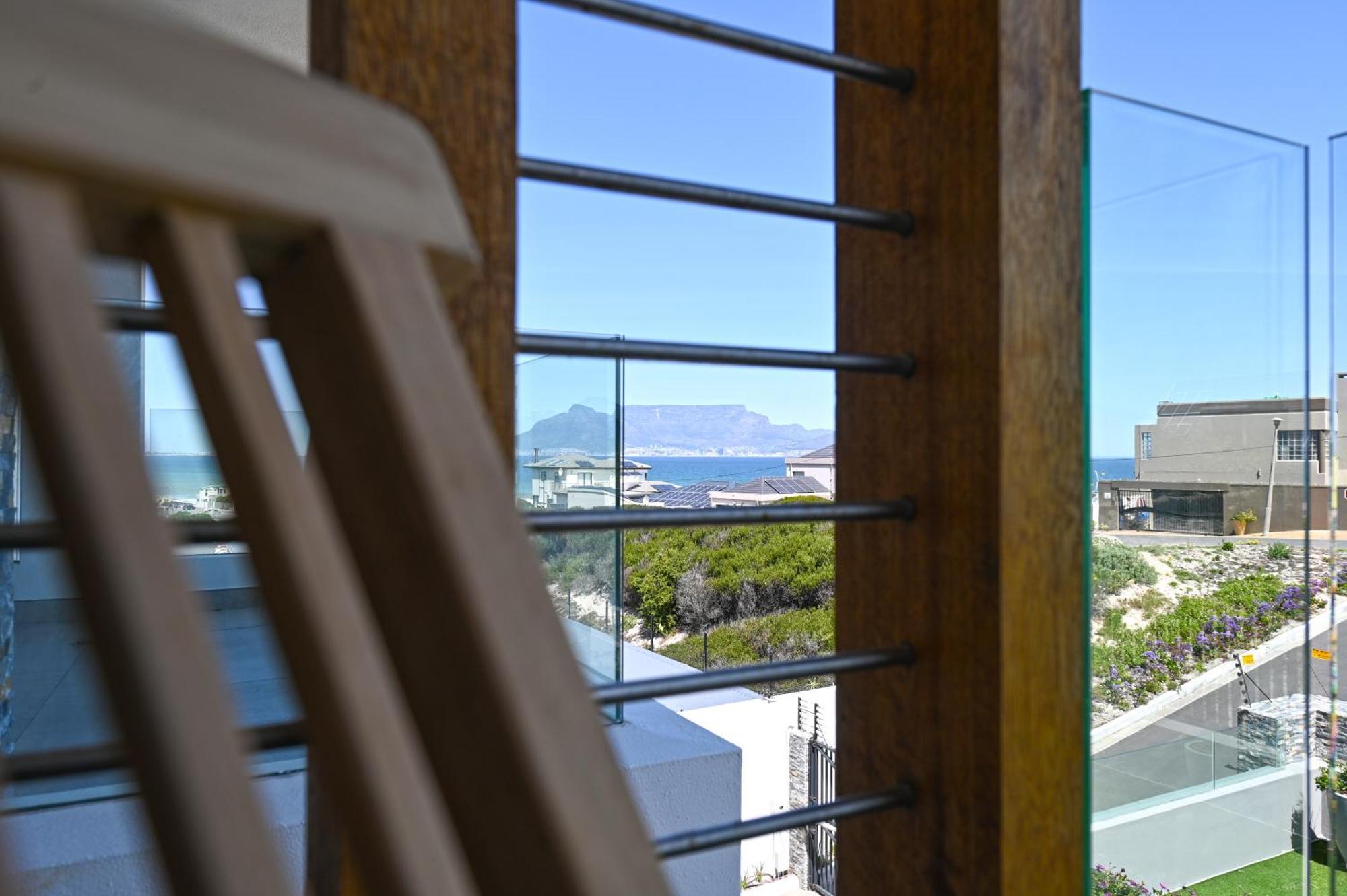 Luxury Beachfront In Blouberg Cape Town