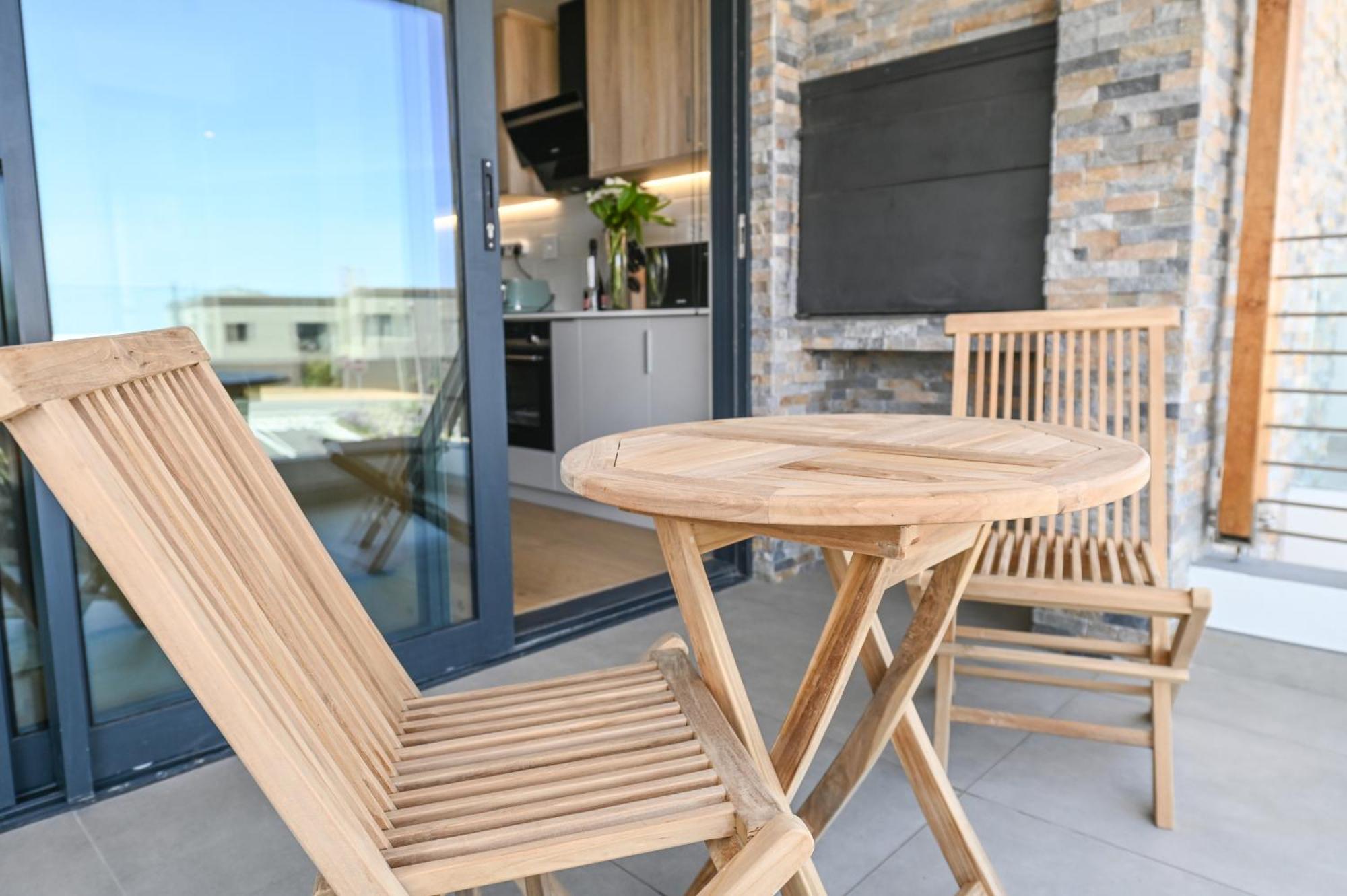 Luxury Beachfront In Blouberg Cape Town