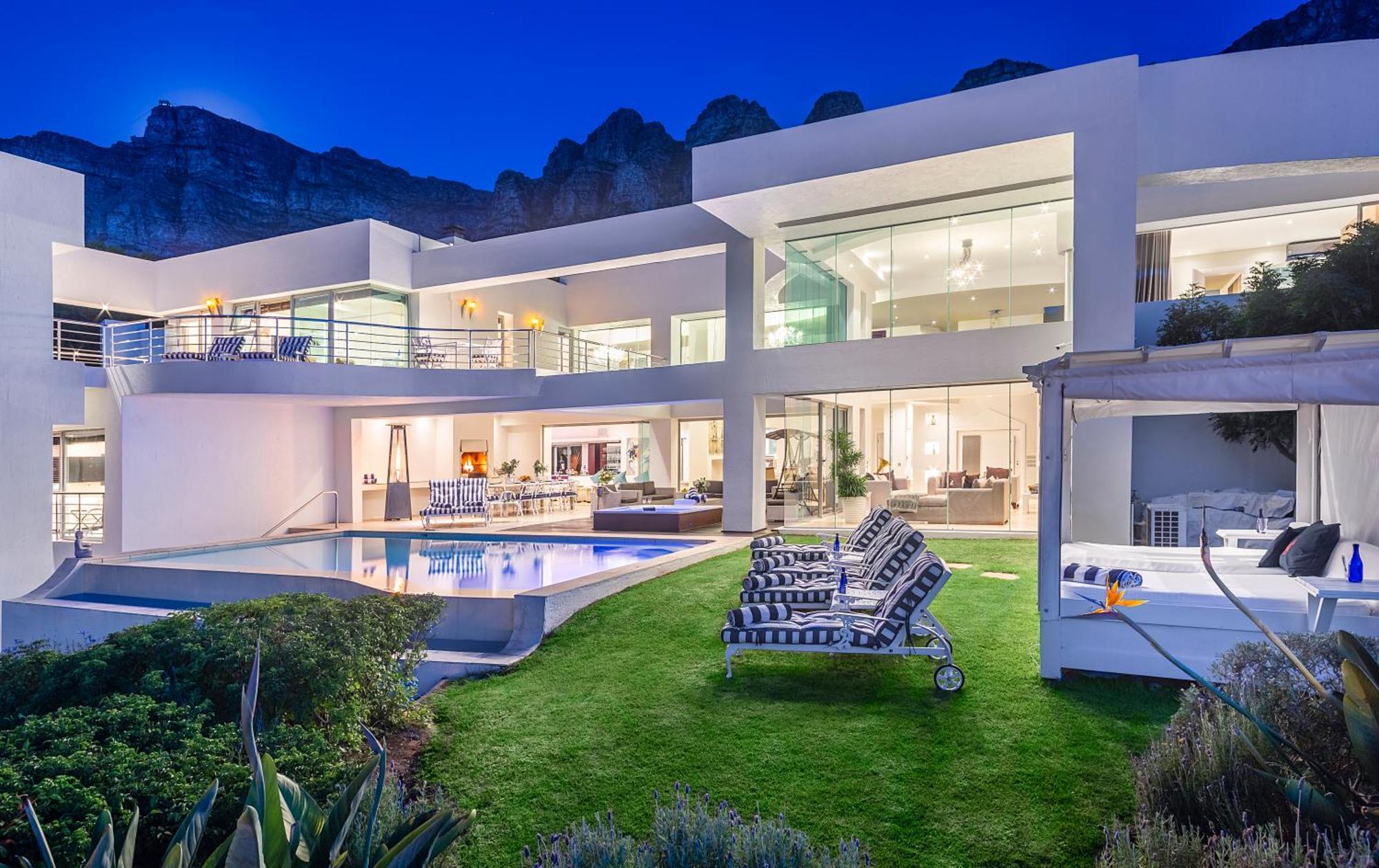 Hollywood Mansion & Camps Bay Villa Cape Town