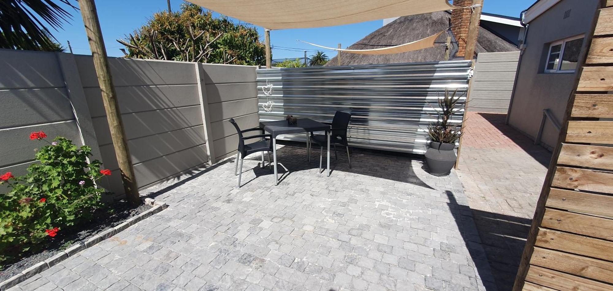1 On Sonnet Unit Mia Apartment