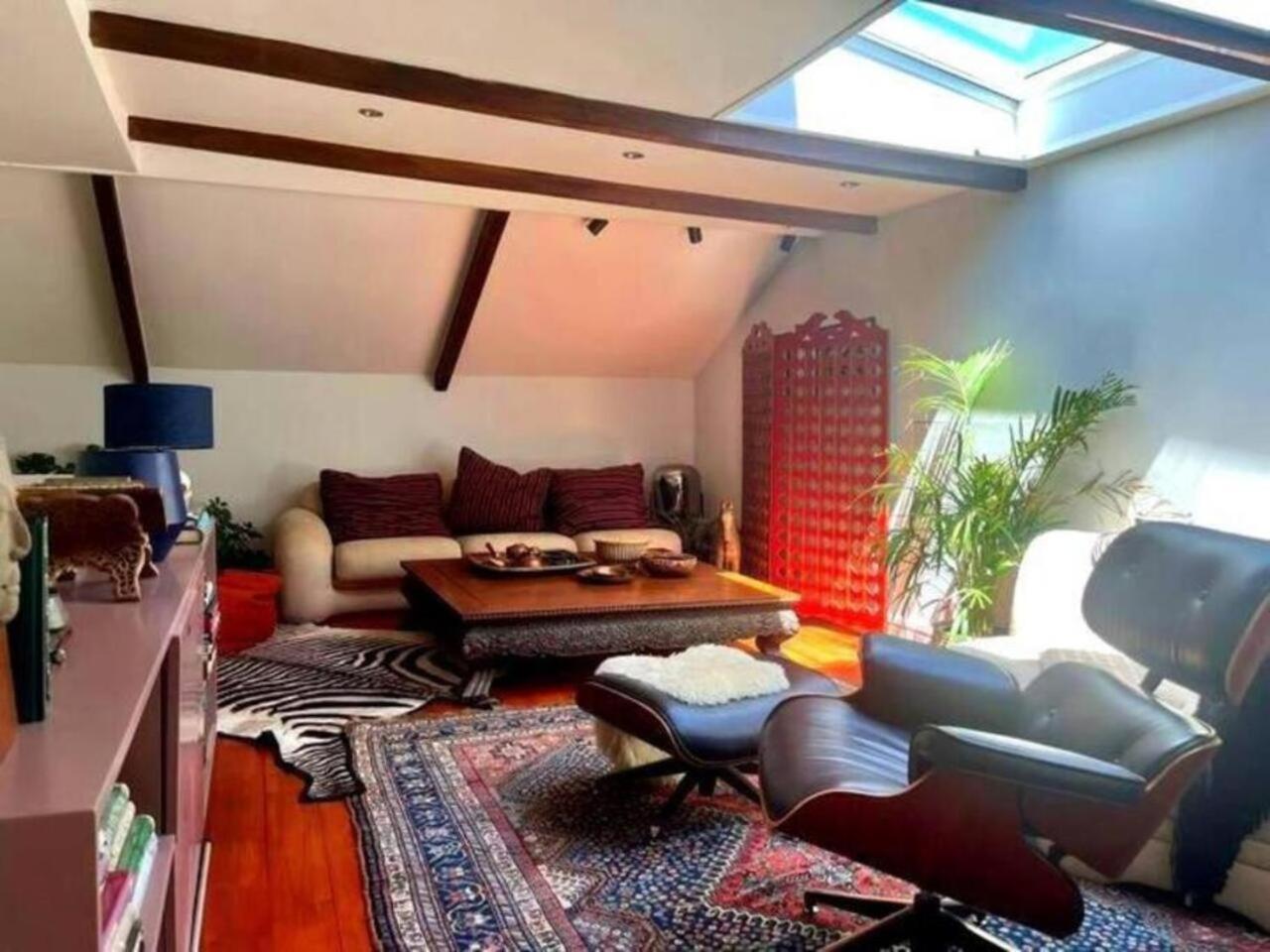 Villa Victorian With Stunning Views & Pool