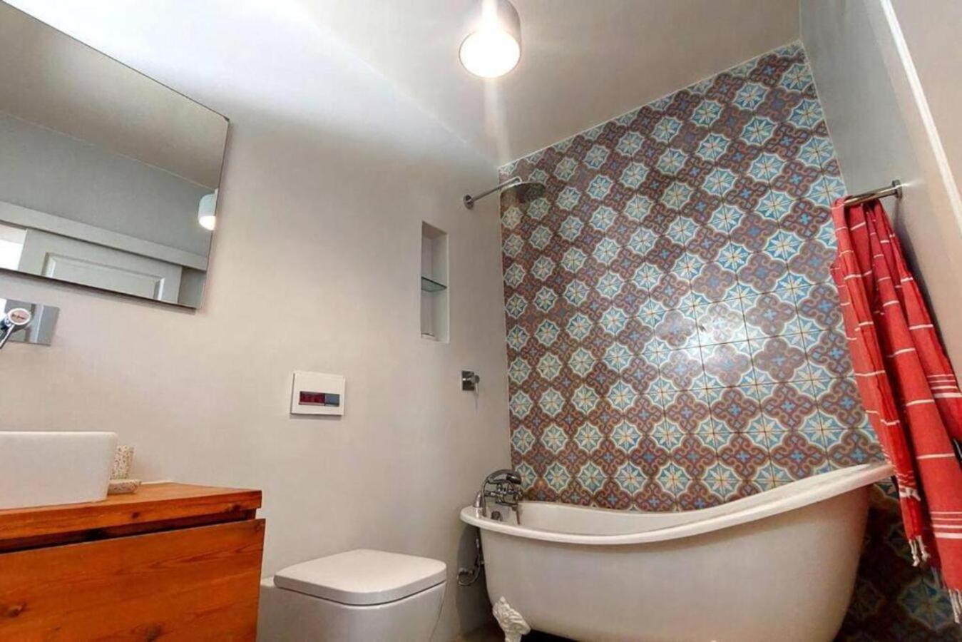 Victorian With Stunning Views & Pool *