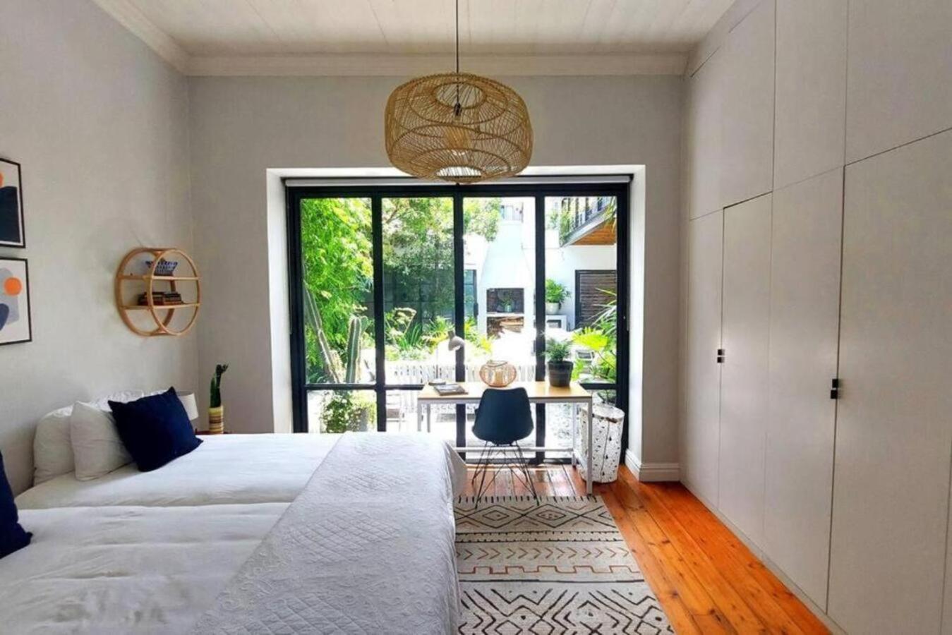 Victorian With Stunning Views & Pool Villa