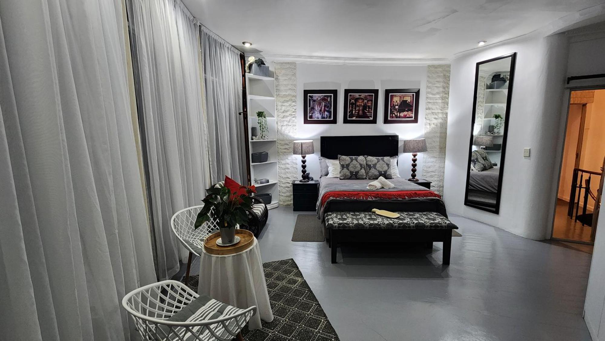 The Penthouse, Pub Lounge And Porch On The Palace, Bloubergstrand