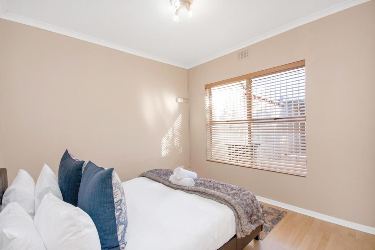 Working Professionals, Modern, Cozy, Wifi Holiday home Cape Town