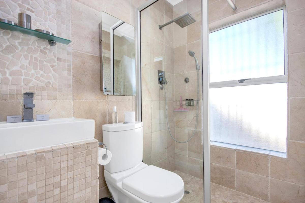 Working Professionals, Modern, Cozy, Wifi Holiday home Cape Town