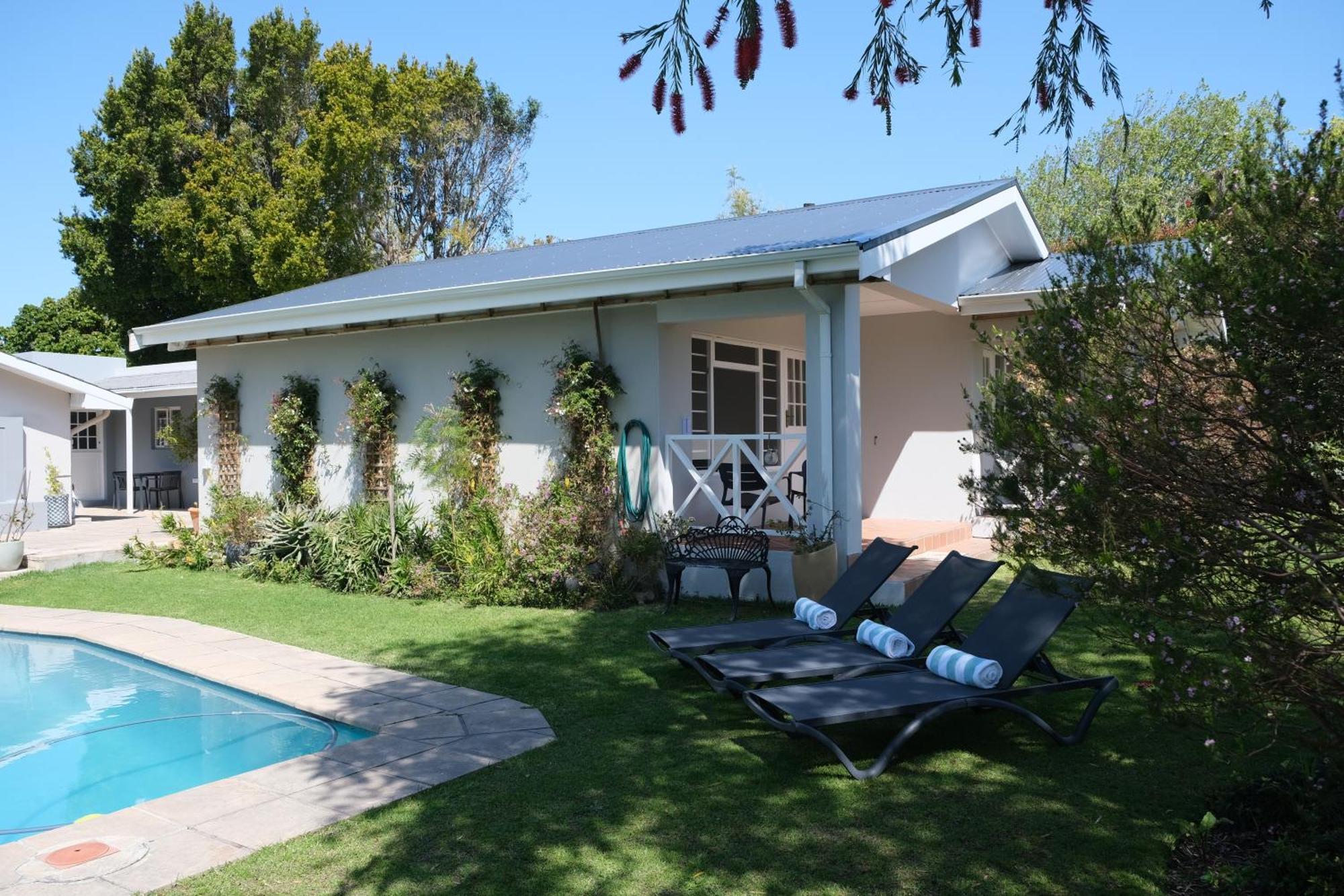 High Hedges Guest Constantia Guest house