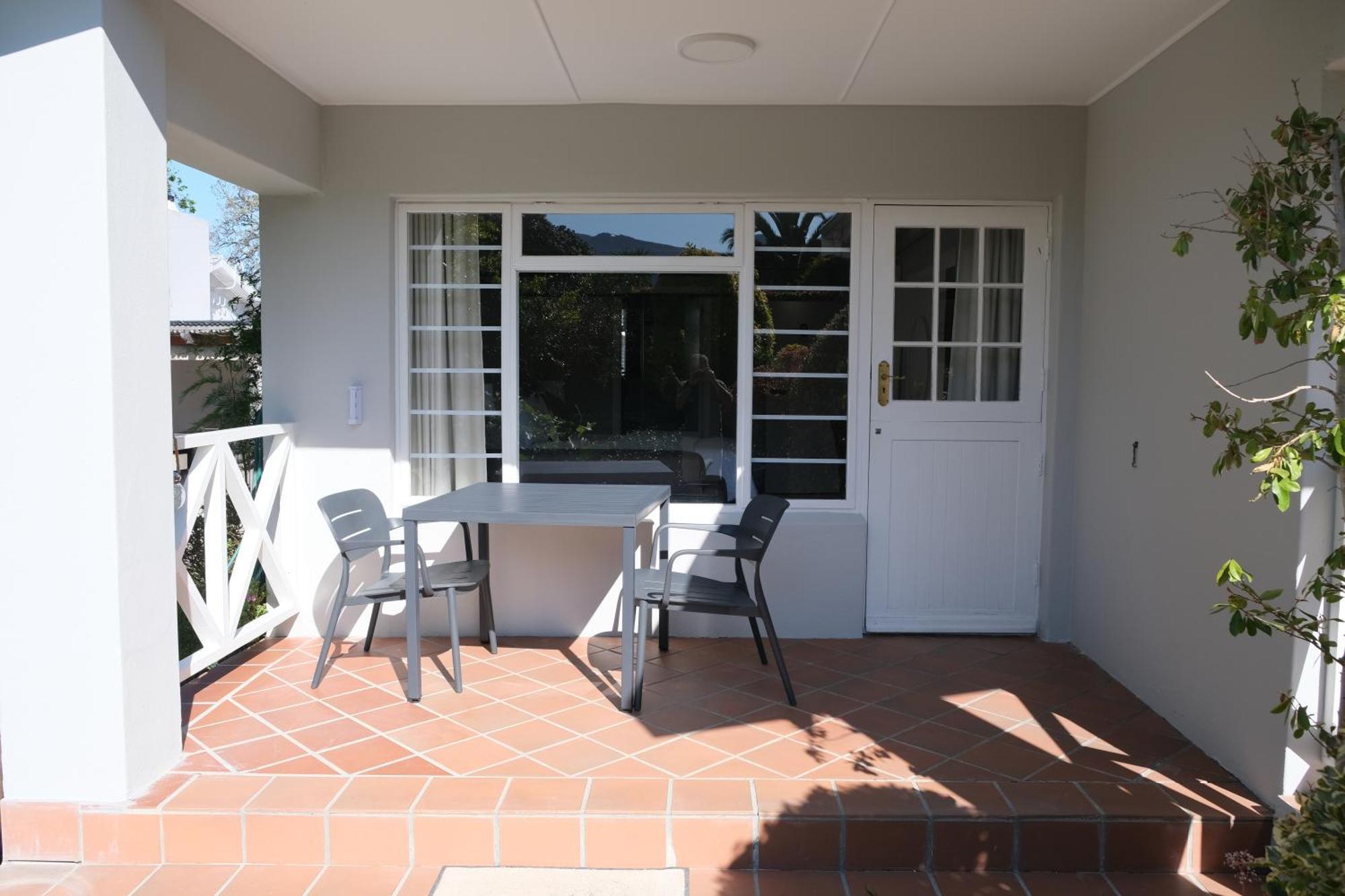 High Hedges Guest Constantia * Cape Town