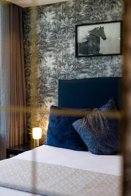 Luxury Elegant Designer Two Bed - Ac & Views *