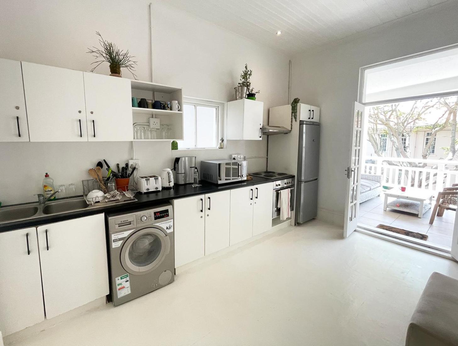 Gut Gelegenes Gaestehaus In Seapoint Apartamento