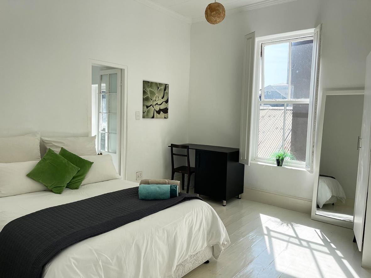 Gut Gelegenes Gaestehaus In Seapoint Apartamento *