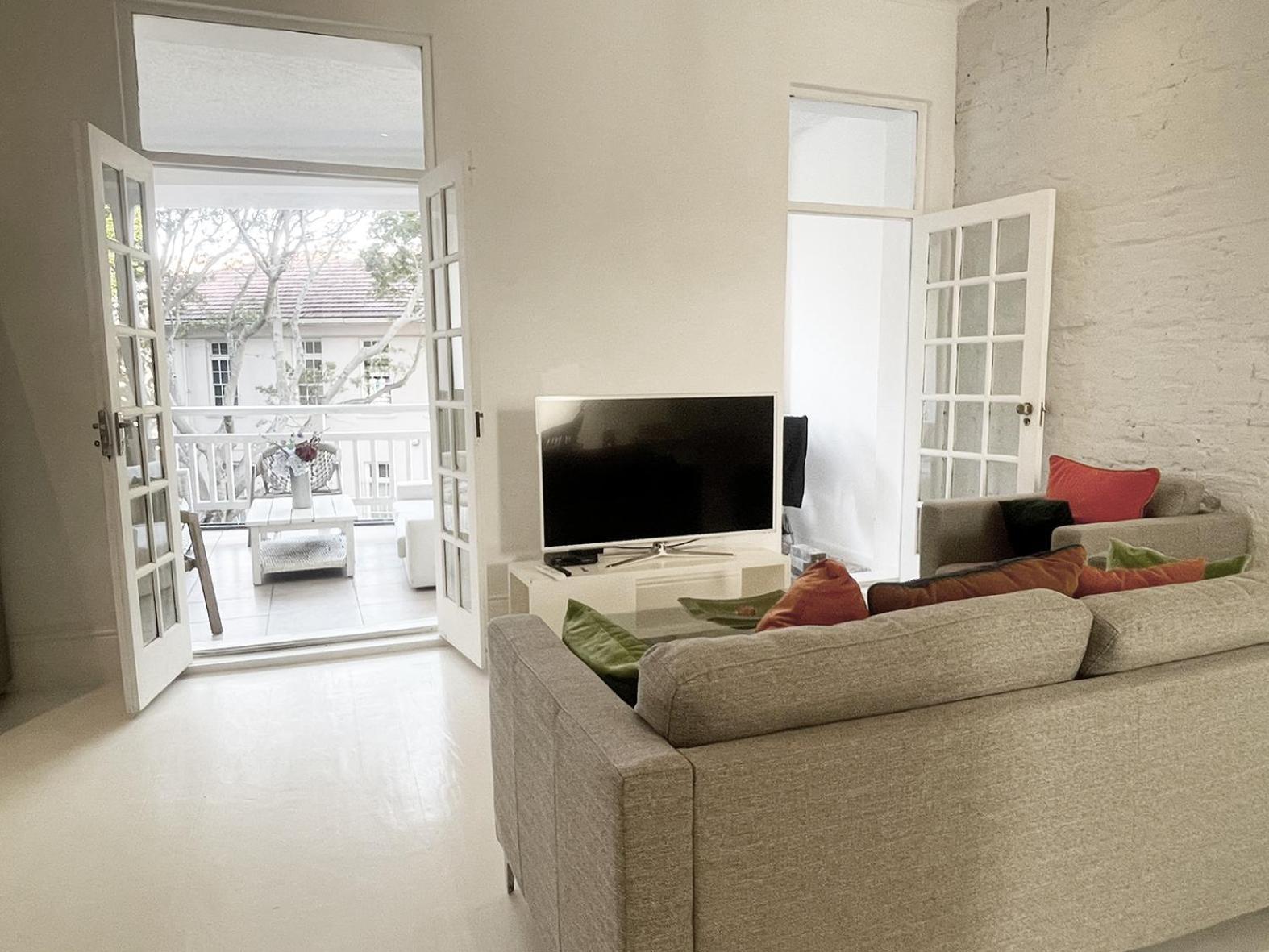 Gut Gelegenes Gaestehaus In Seapoint Apartamento