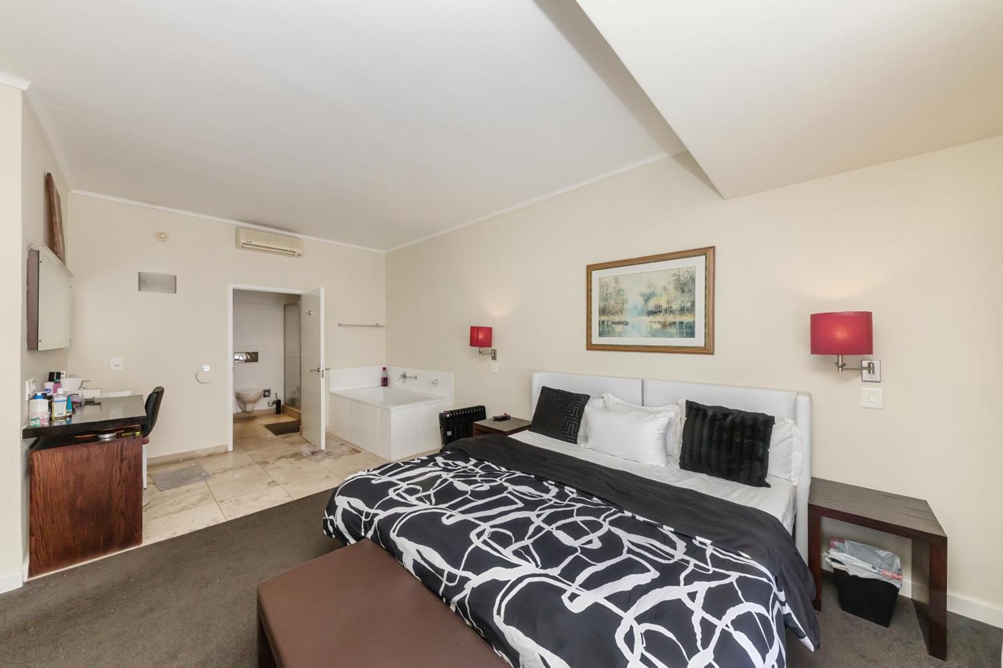 The Adderley Cbd Apartment *