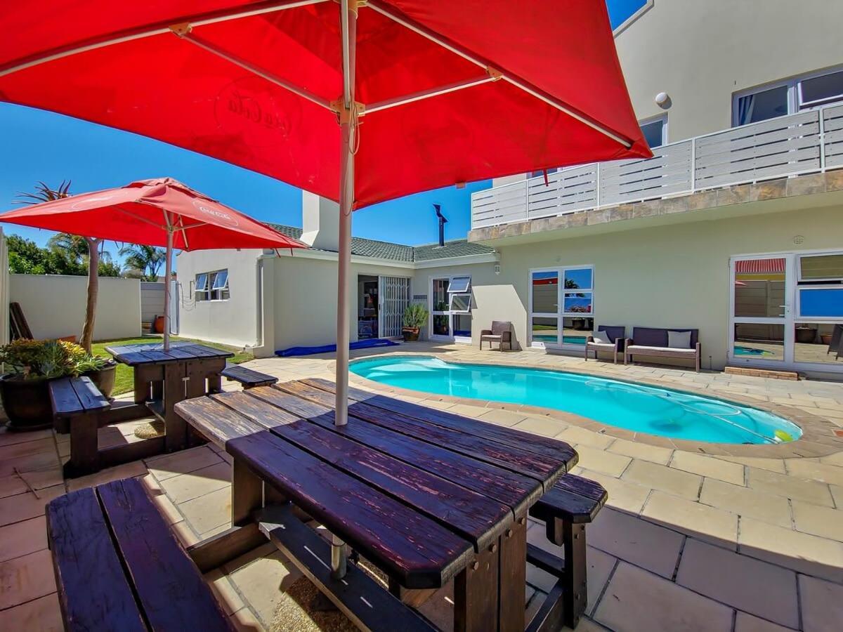 Tranquil Family Escape: Pool Balcony Cape Town