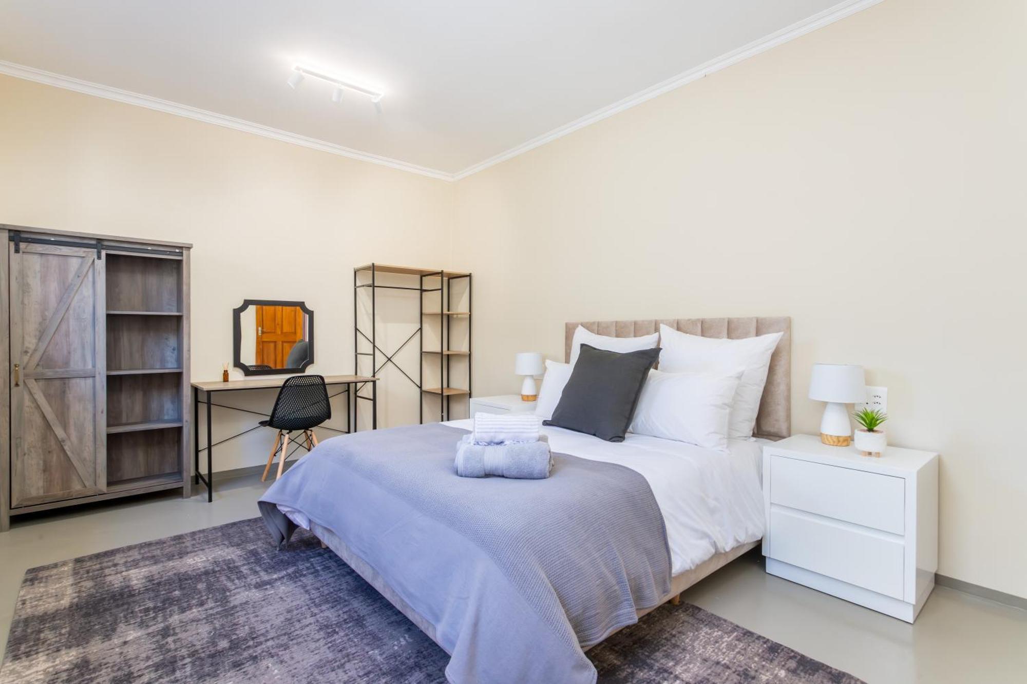 Holiday home Luxury Villa With 5 Bedrooms, Heated Pool And Inverter In Blouberg *