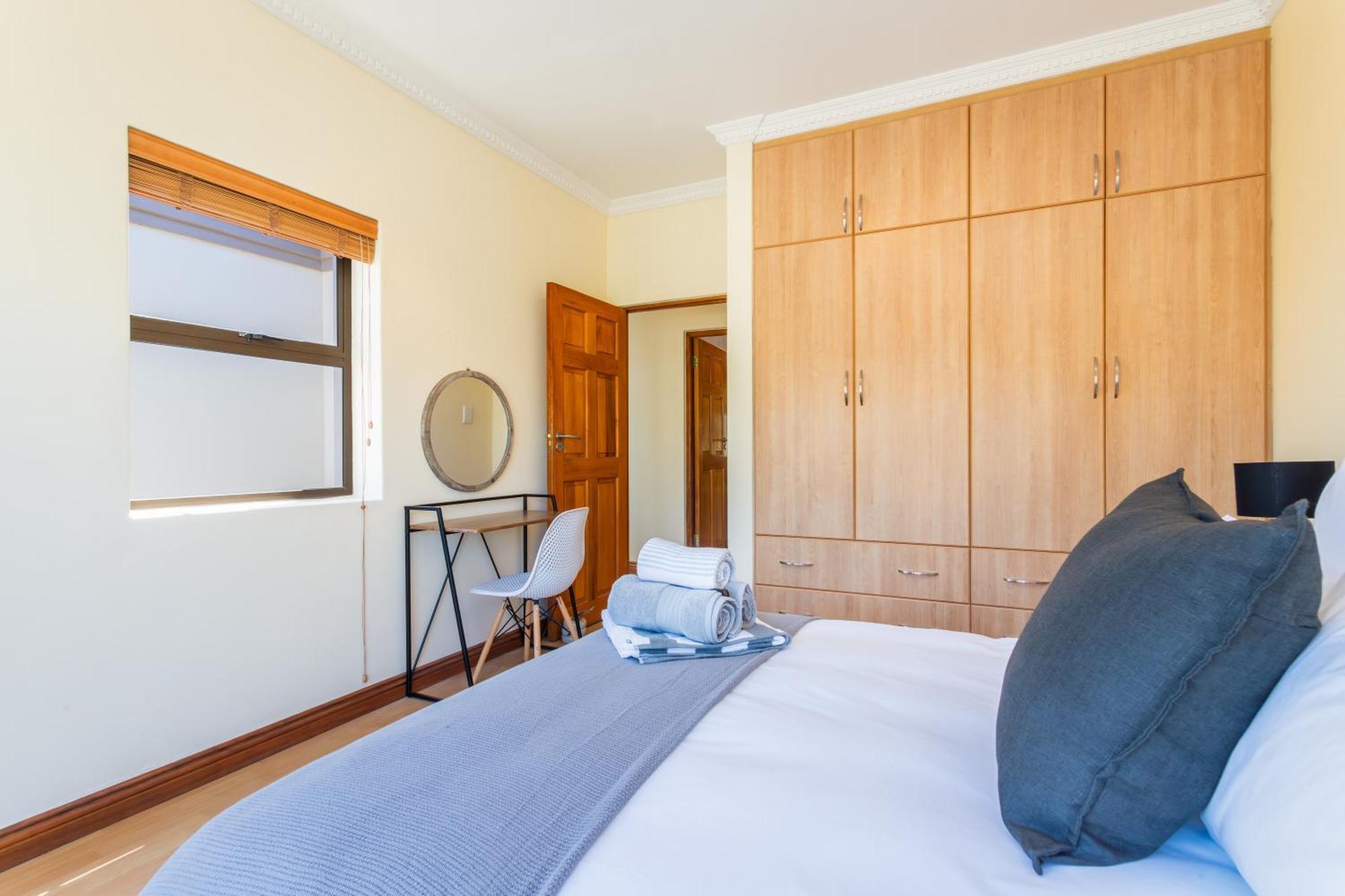 Luxury Villa With 5 Bedrooms, Heated Pool And Inverter In Blouberg *