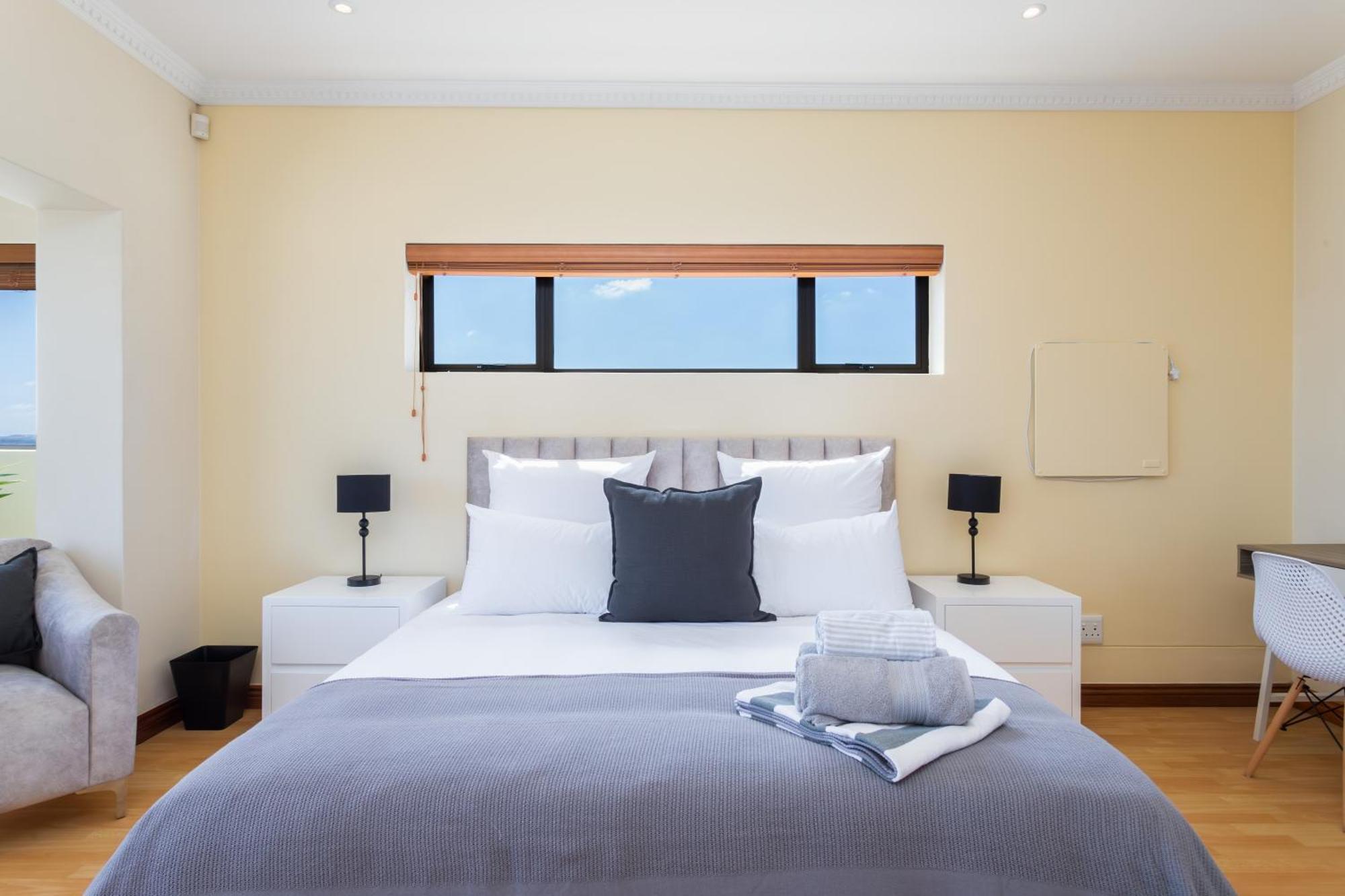 Holiday home Luxury Villa With 5 Bedrooms, Heated Pool And Inverter In Blouberg