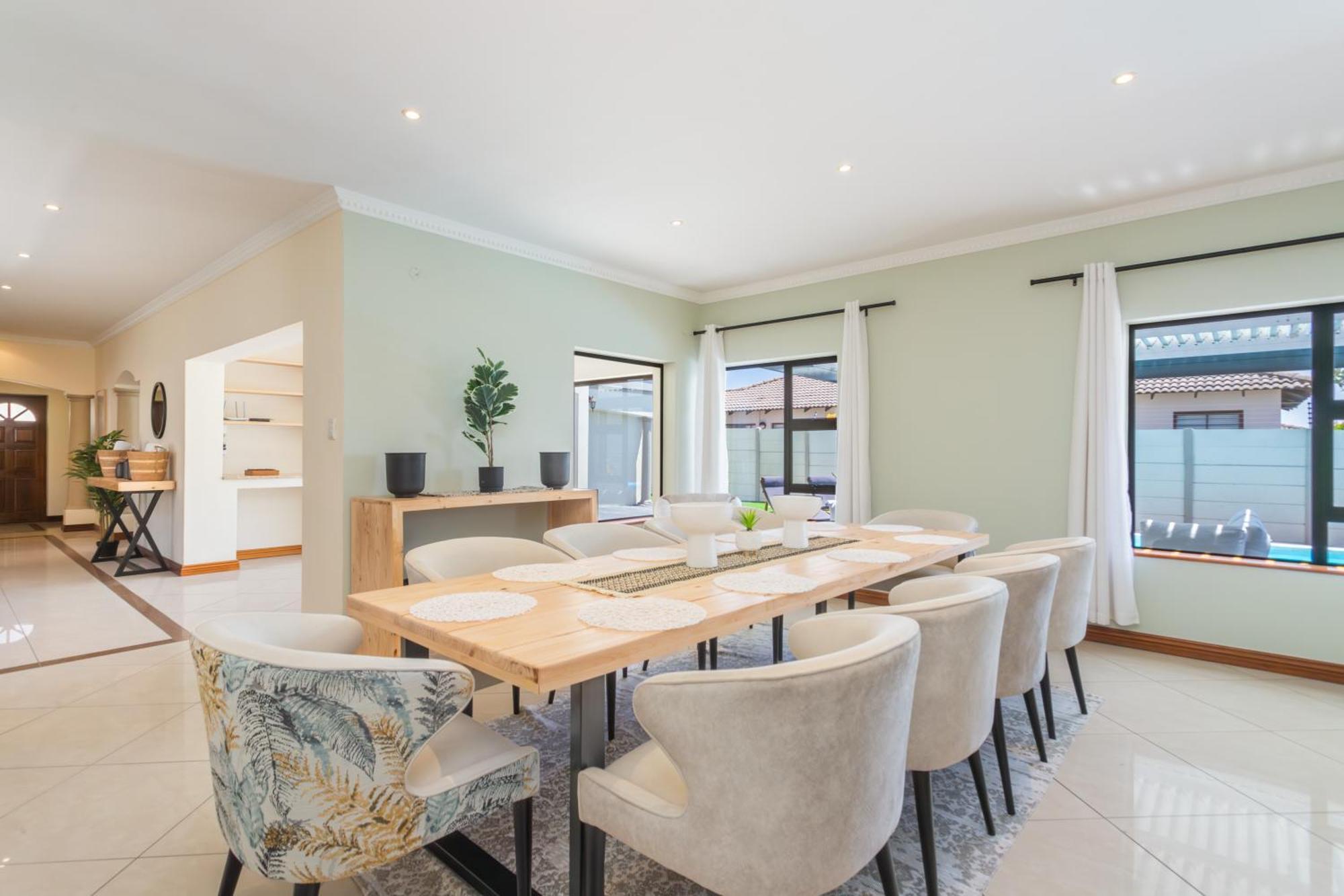Holiday home Luxury Villa With 5 Bedrooms, Heated Pool And Inverter In Blouberg *